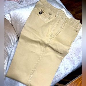 Men’s American Eagle Flat Front Relaxed Fit Khaki Pants